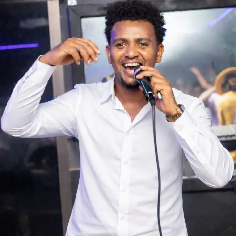 ቶምቦላ አበባው፣